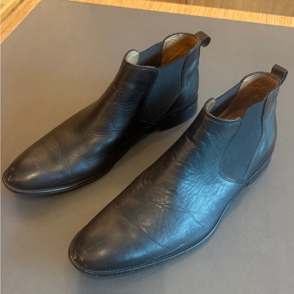 John Varvatos Black Leather Chukka Boots
